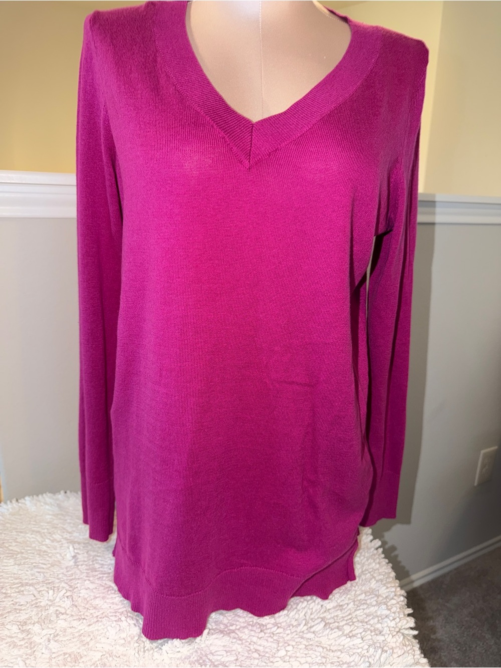 Apt. 9 Fuchsia V-Neck Lightweight Knit Sweater